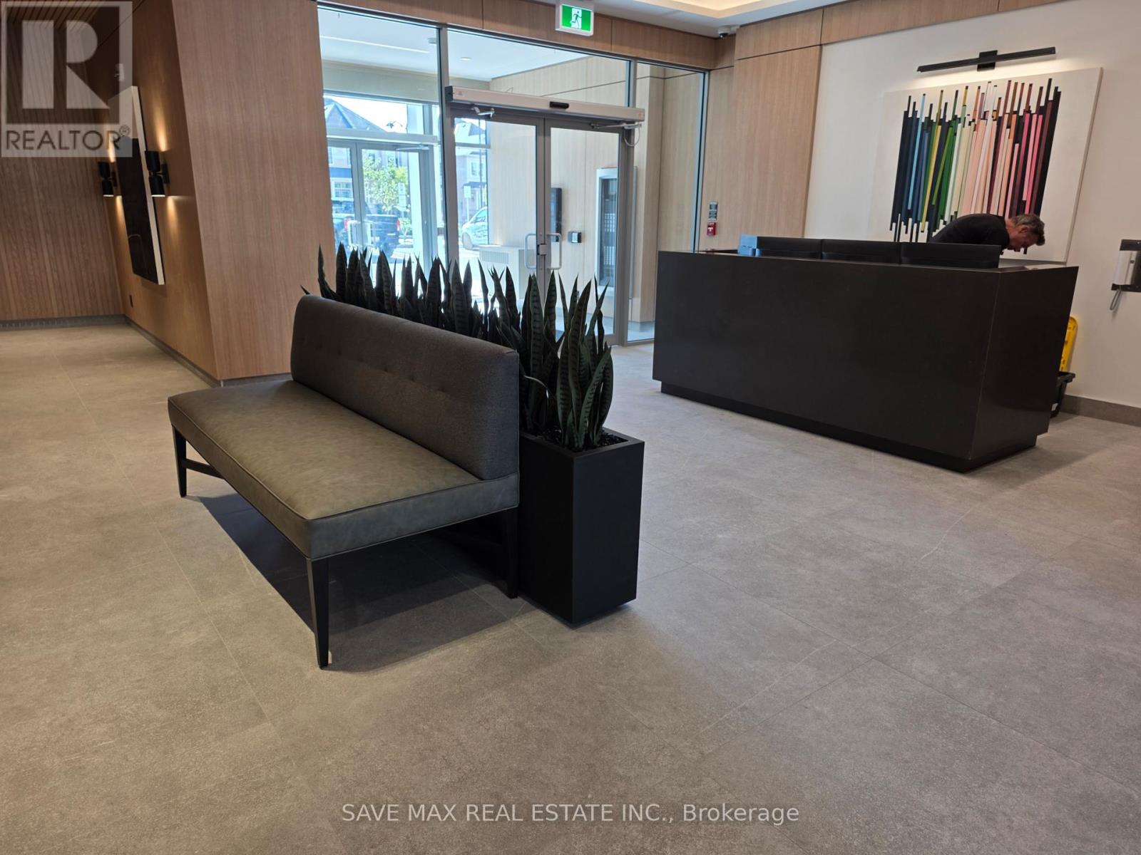 211 - 3250 Carding Mill Trail, Oakville, Ontario  L6M 1L3 - Photo 3 - W12565392