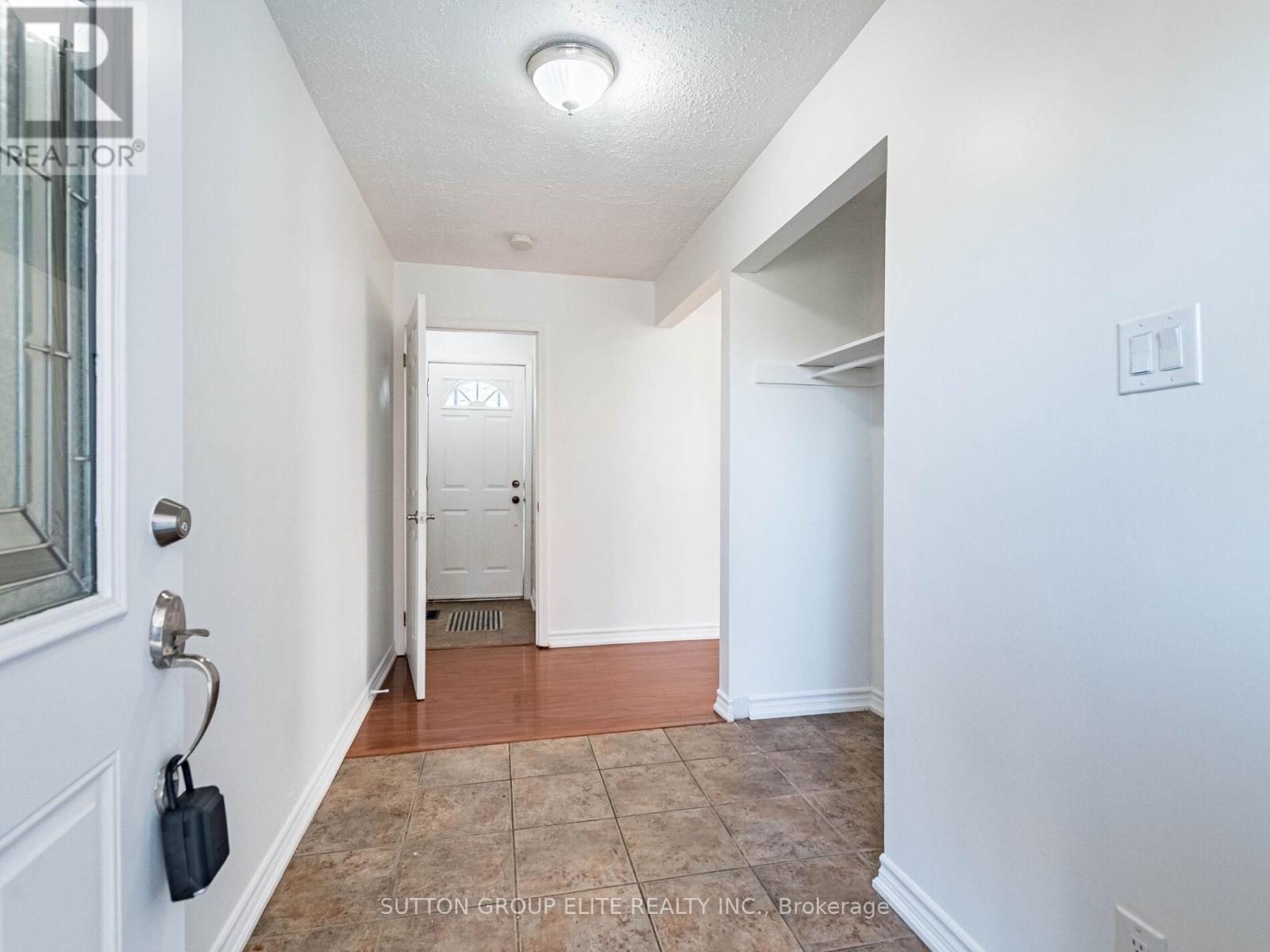 19 Glenforest Road, Brampton, Ontario  L6S 1L8 - Photo 6 - W12565398