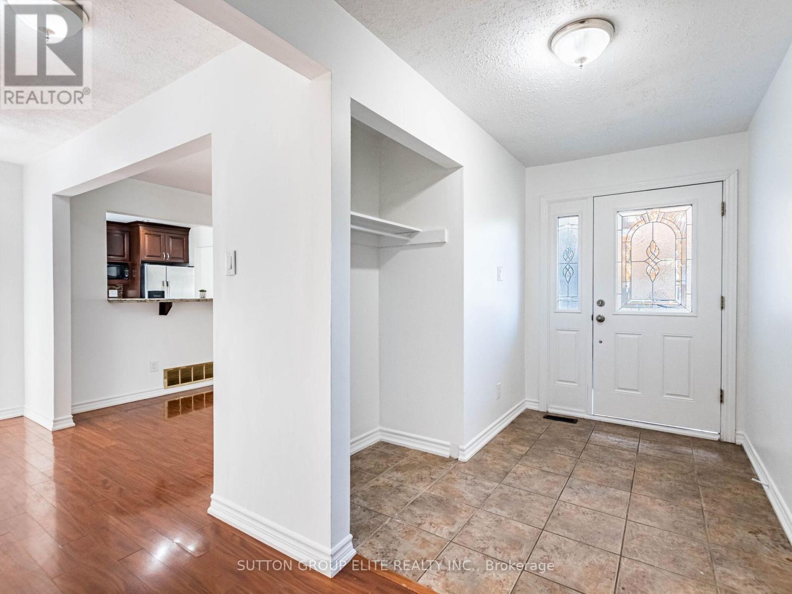 19 Glenforest Road, Brampton, Ontario  L6S 1L8 - Photo 7 - W12565398