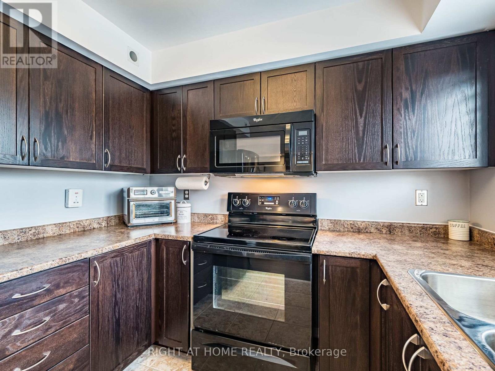 9 - 19 Hays Boulevard, Oakville, Ontario  L6H 0H8 - Photo 13 - W12565404