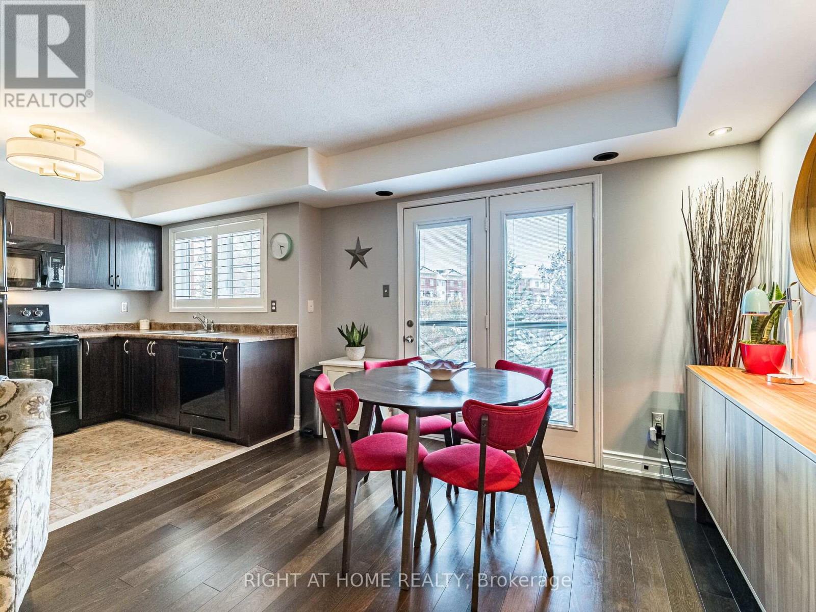 9 - 19 Hays Boulevard, Oakville, Ontario  L6H 0H8 - Photo 9 - W12565404