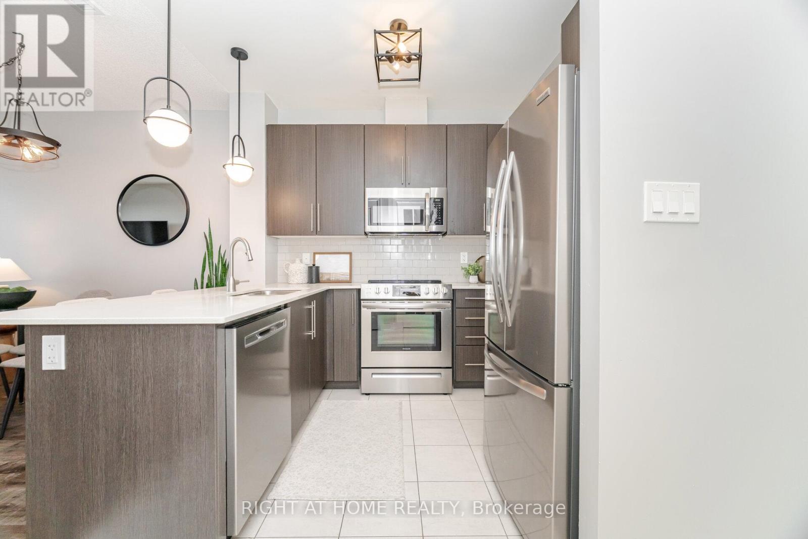 408 - 33 Whitmer Street, Milton, Ontario  L9T 8P9 - Photo 8 - W12565420