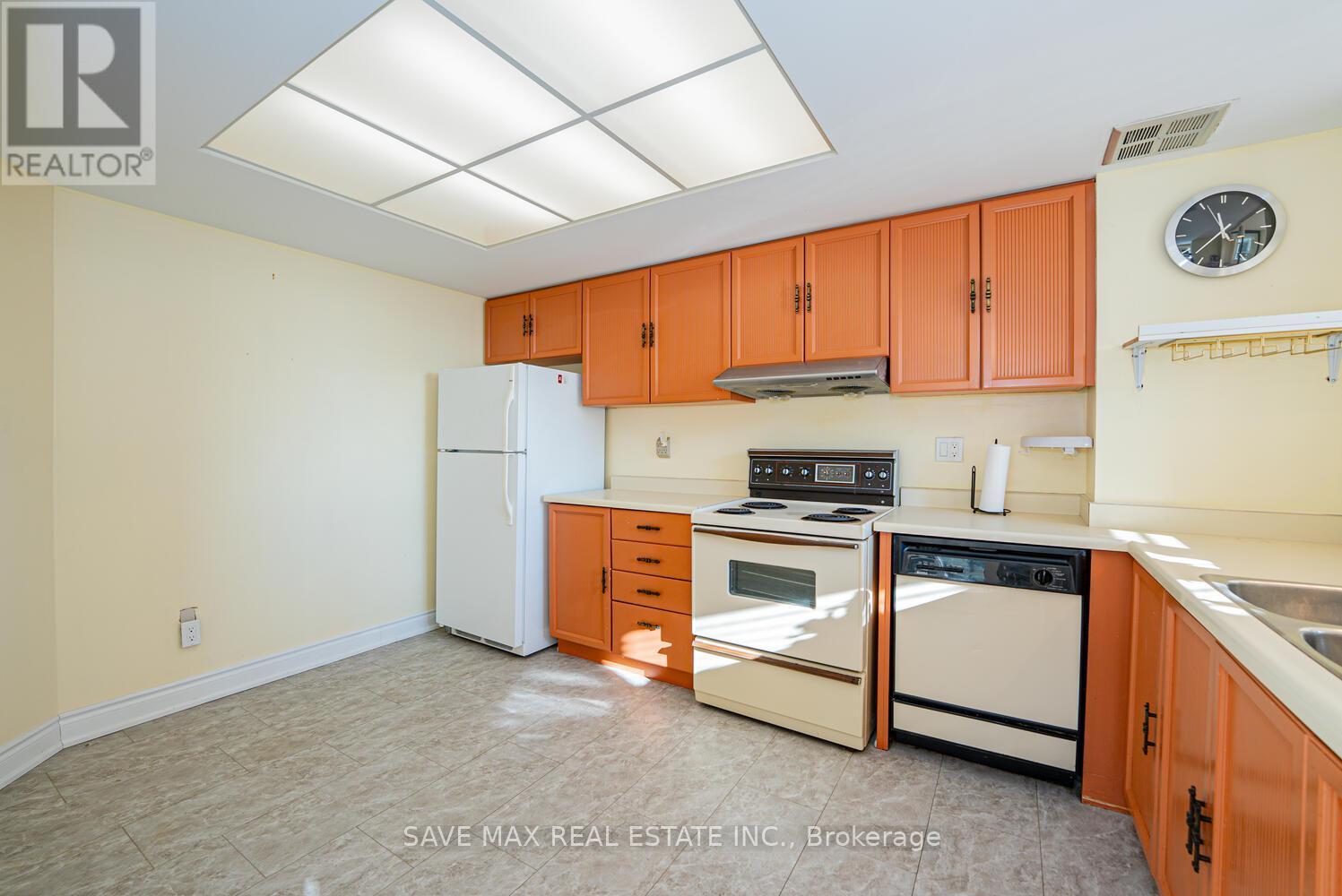 307 - 8 Lisa Street, Brampton, Ontario  L6T 4S6 - Photo 15 - W12565486