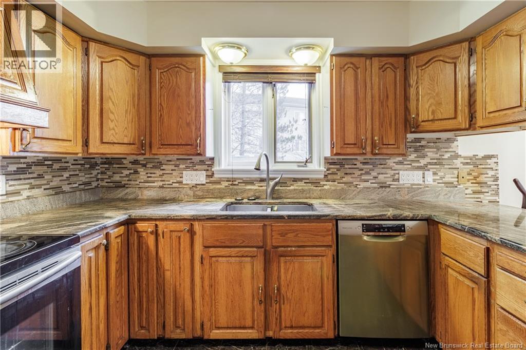 395 Kimble Drive, Fredericton, New Brunswick  E3B 6Y5 - Photo 5 - NB129719