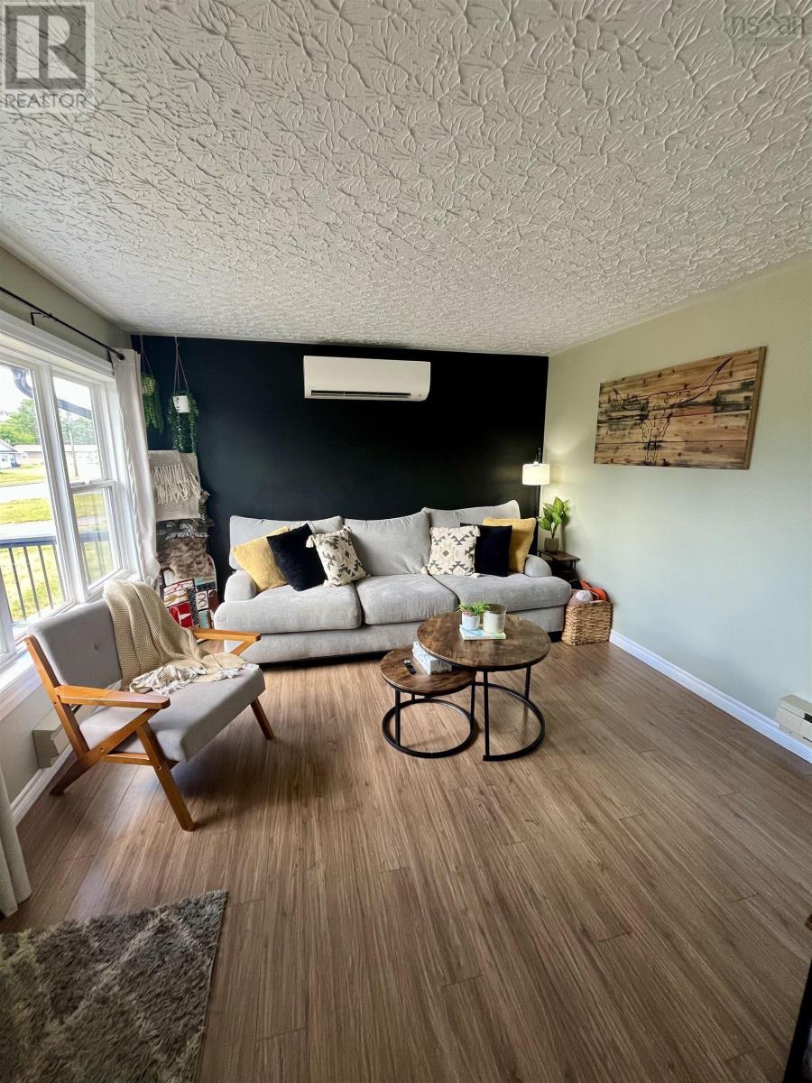 72 Acadia Avenue, Stellarton, Nova Scotia  B0K 1S0 - Photo 5 - 202521528