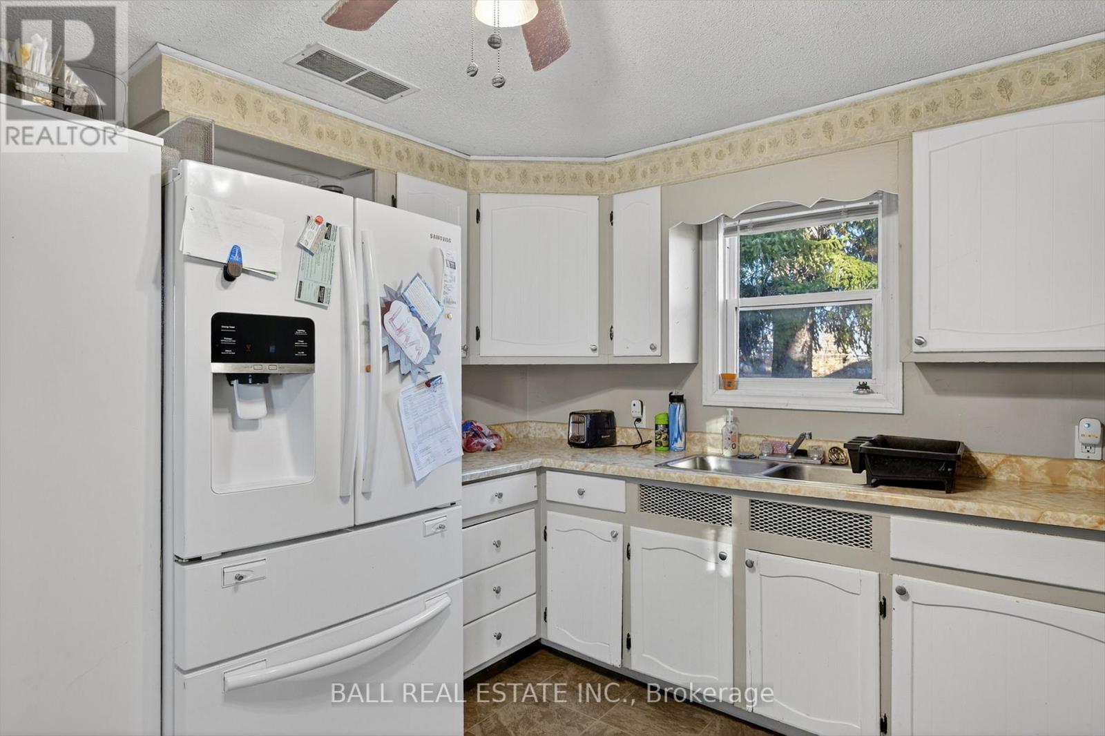 1095 Yankee Line, Selwyn, Ontario K0L 1T0 - Photo 12 - X12565582