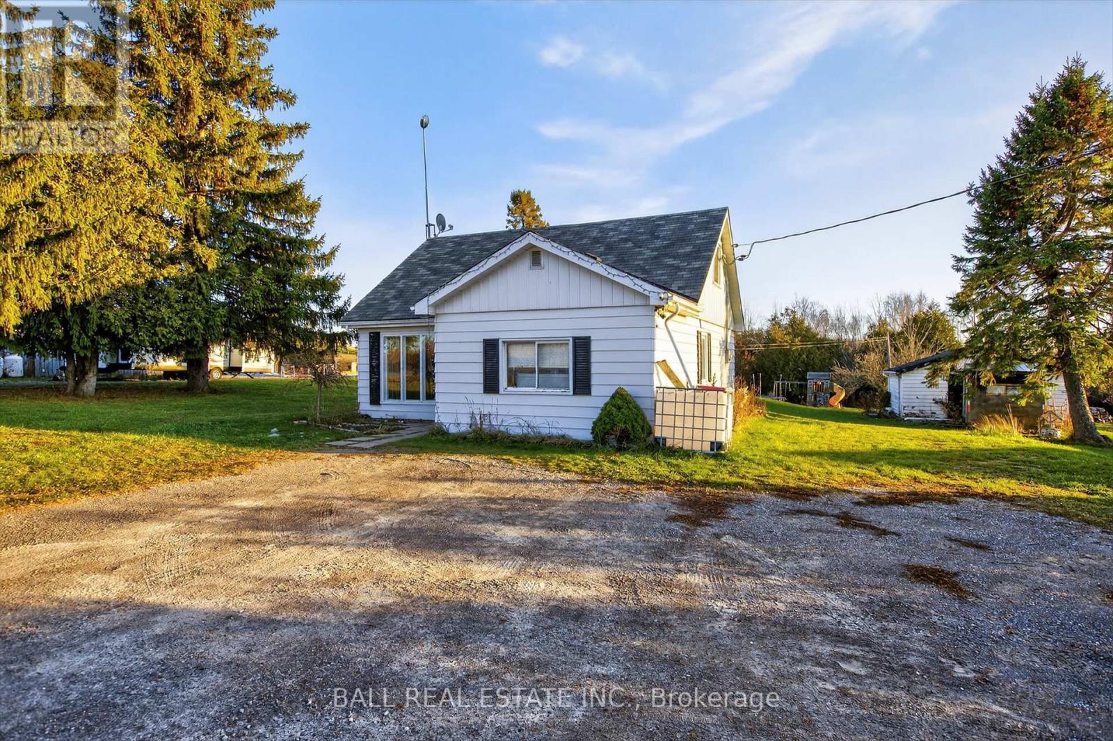 1095 Yankee Line, Selwyn, Ontario K0L 1T0 - Photo 2 - X12565582