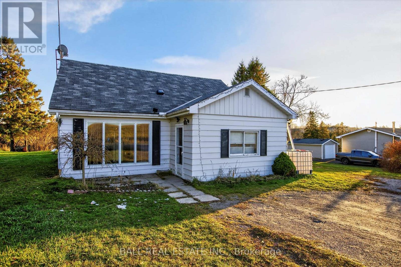 1095 Yankee Line, Selwyn, Ontario K0L 1T0 - Photo 4 - X12565582