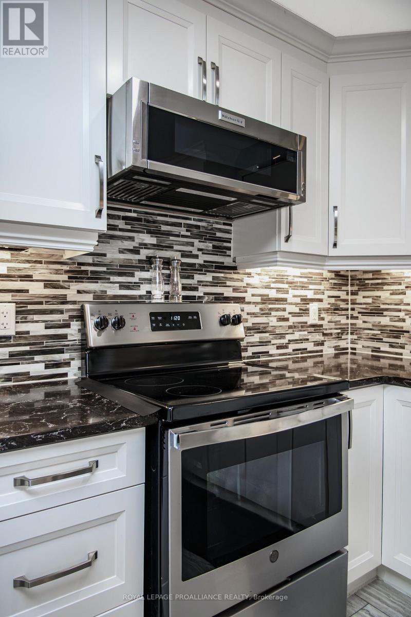 64 College Street, Quinte West, Ontario  K8V 1P9 - Photo 13 - X12565592