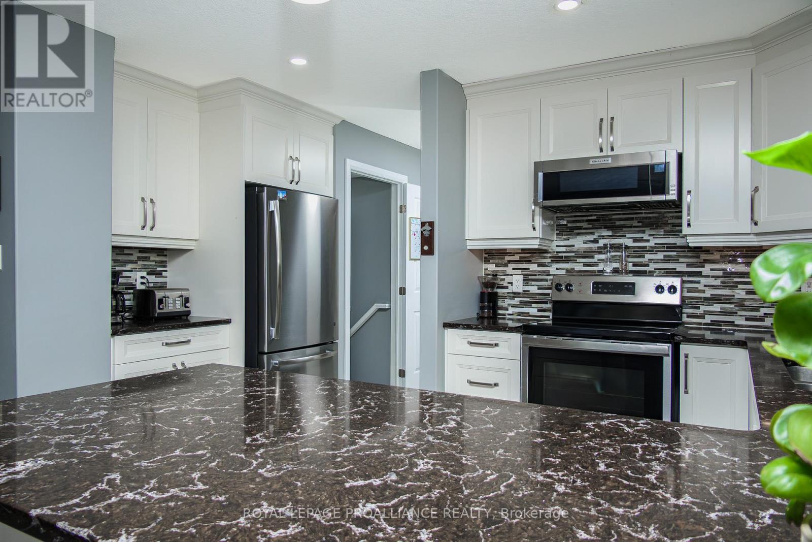 64 College Street, Quinte West, Ontario  K8V 1P9 - Photo 15 - X12565592