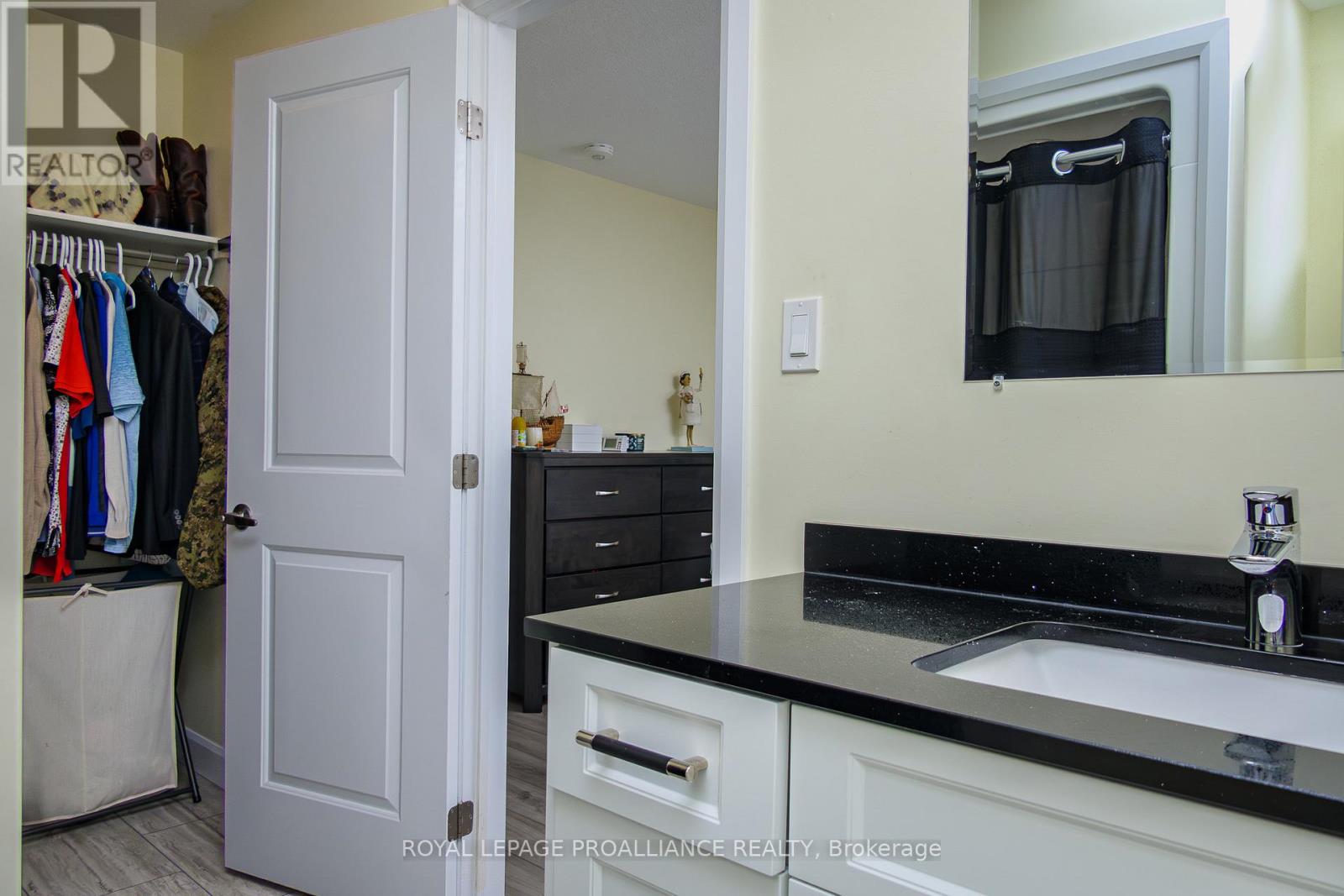 64 College Street, Quinte West, Ontario  K8V 1P9 - Photo 34 - X12565592