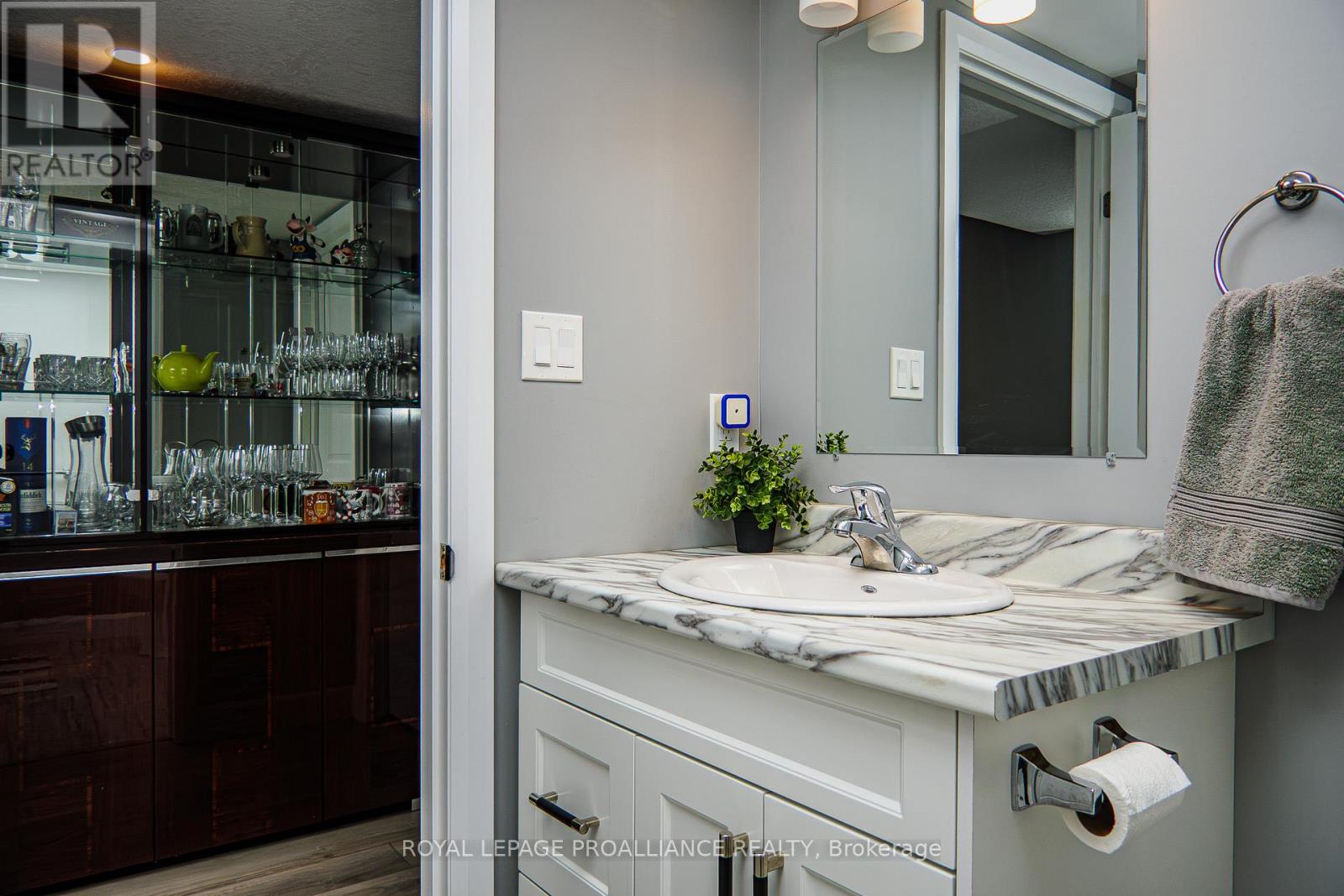 64 College Street, Quinte West, Ontario  K8V 1P9 - Photo 37 - X12565592