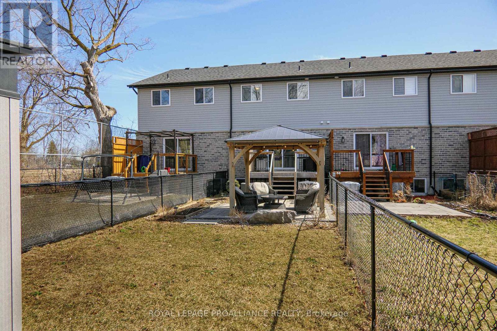 64 College Street, Quinte West, Ontario  K8V 1P9 - Photo 47 - X12565592
