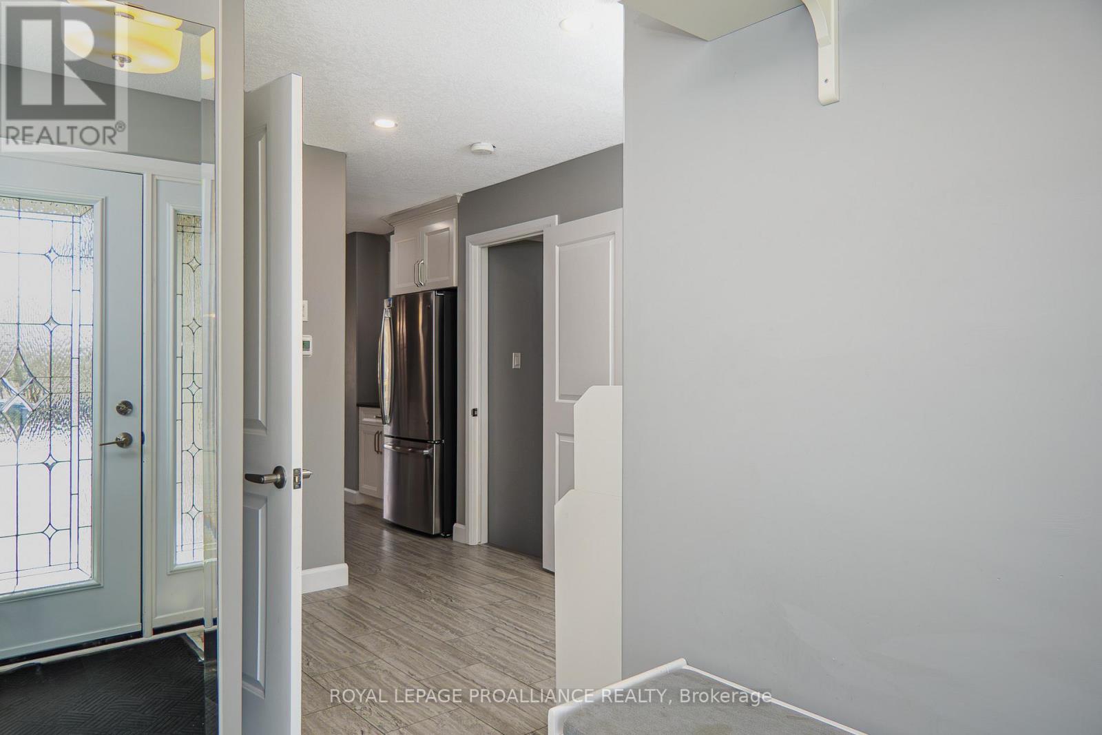 64 College Street, Quinte West, Ontario  K8V 1P9 - Photo 7 - X12565592