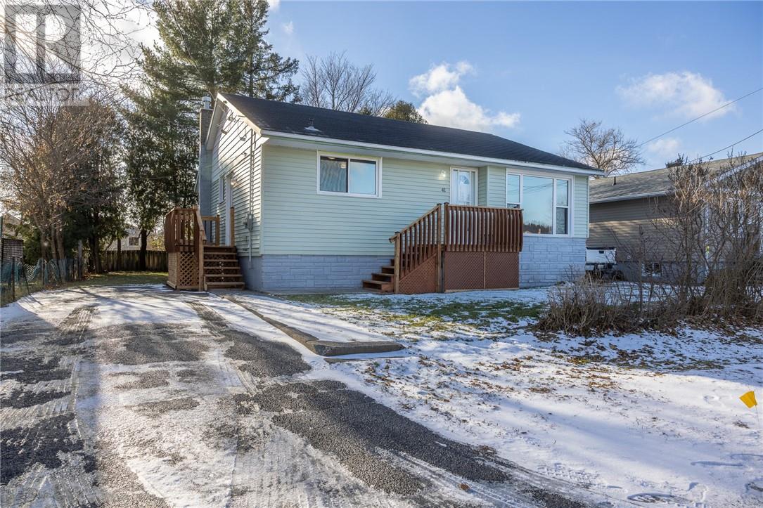 41 Oakwood Avenue, Capreol, Ontario