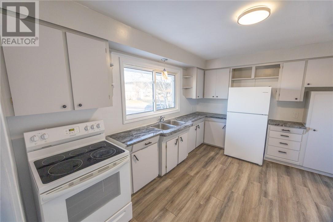 41 Oakwood Avenue, Capreol, Ontario  P0M 1H0 - Photo 5 - 2125704