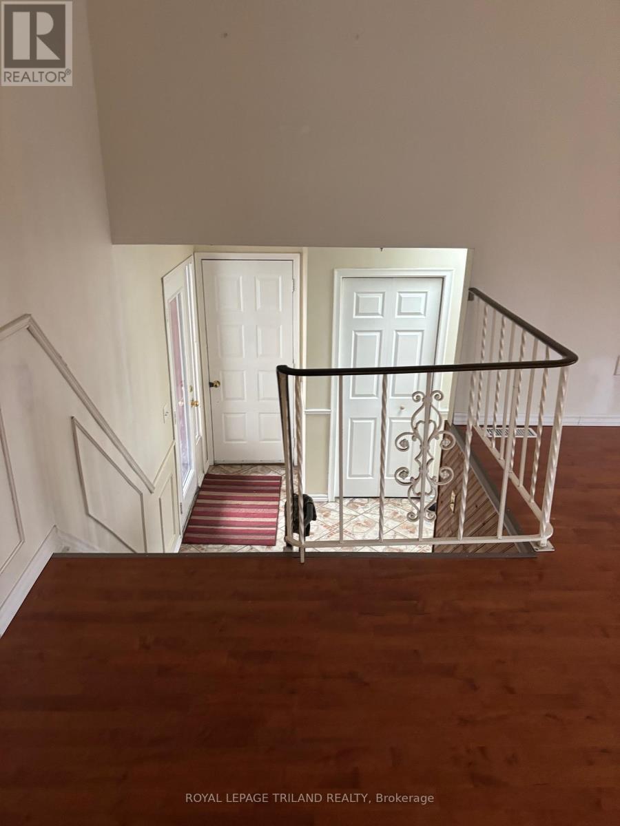 358 Helen Drive, Strathroy-Caradoc, Ontario  N7G 3M4 - Photo 4 - X12565522