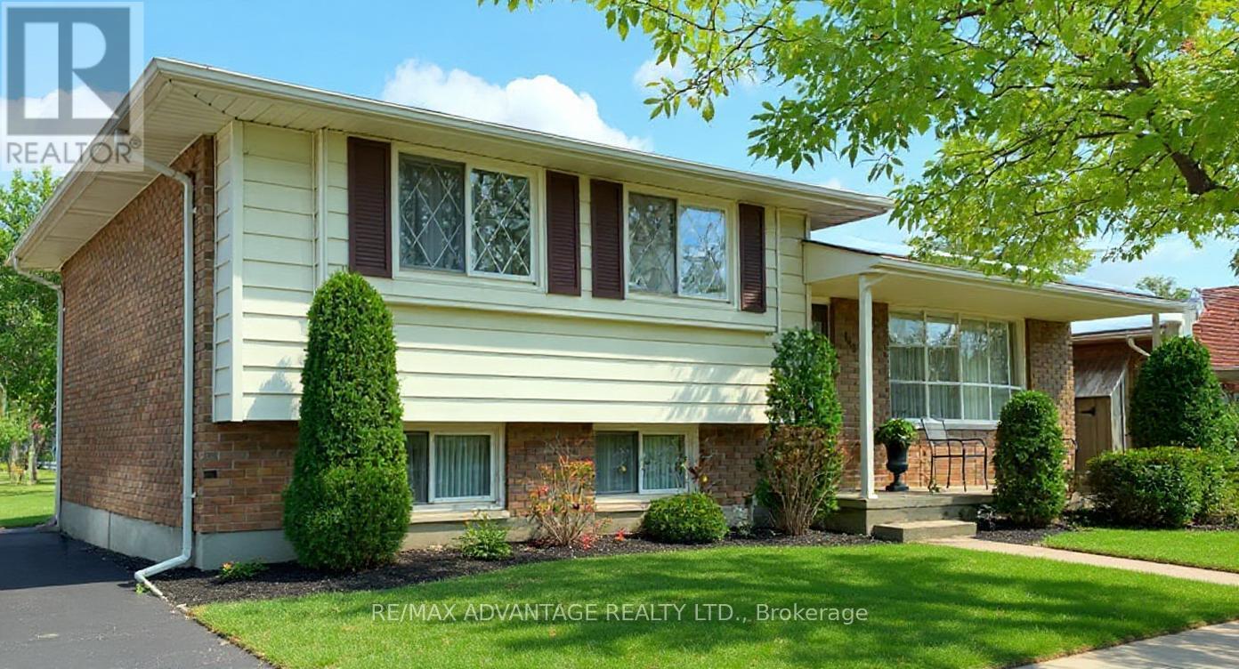 UPPER - 143 DOWNING CRESCENT, London South, Ontario