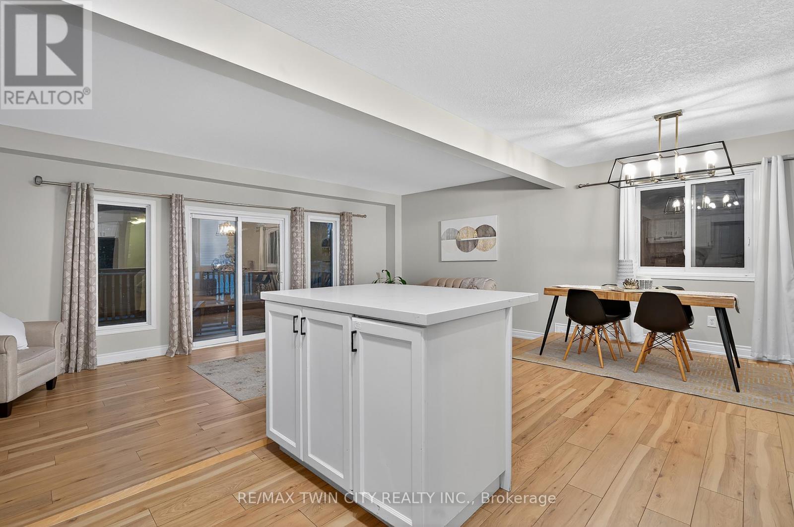 70 Cannes Street, Kitchener, Ontario  N2R 1V2 - Photo 10 - X12565504