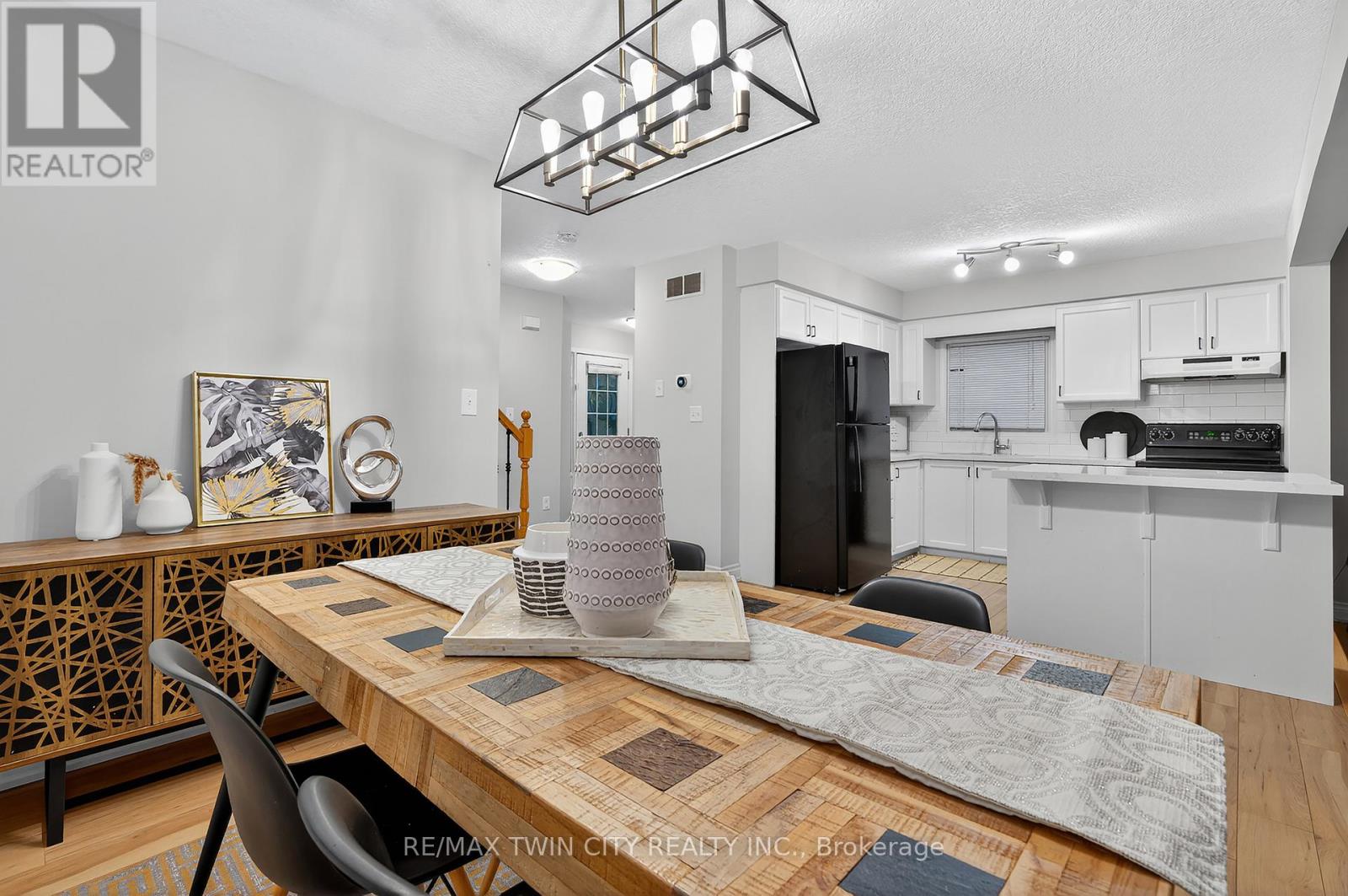 70 Cannes Street, Kitchener, Ontario  N2R 1V2 - Photo 13 - X12565504