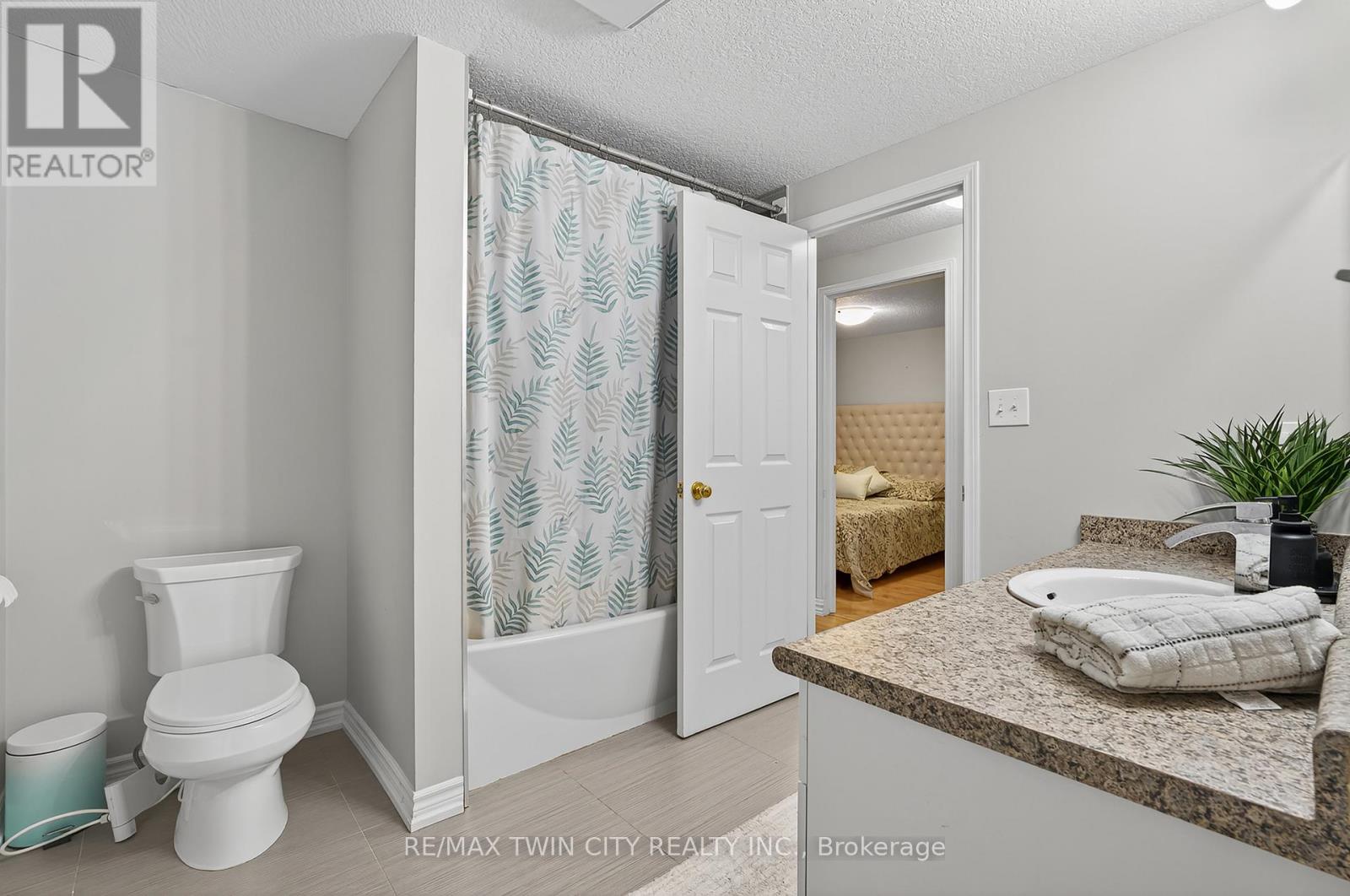 70 Cannes Street, Kitchener, Ontario  N2R 1V2 - Photo 21 - X12565504