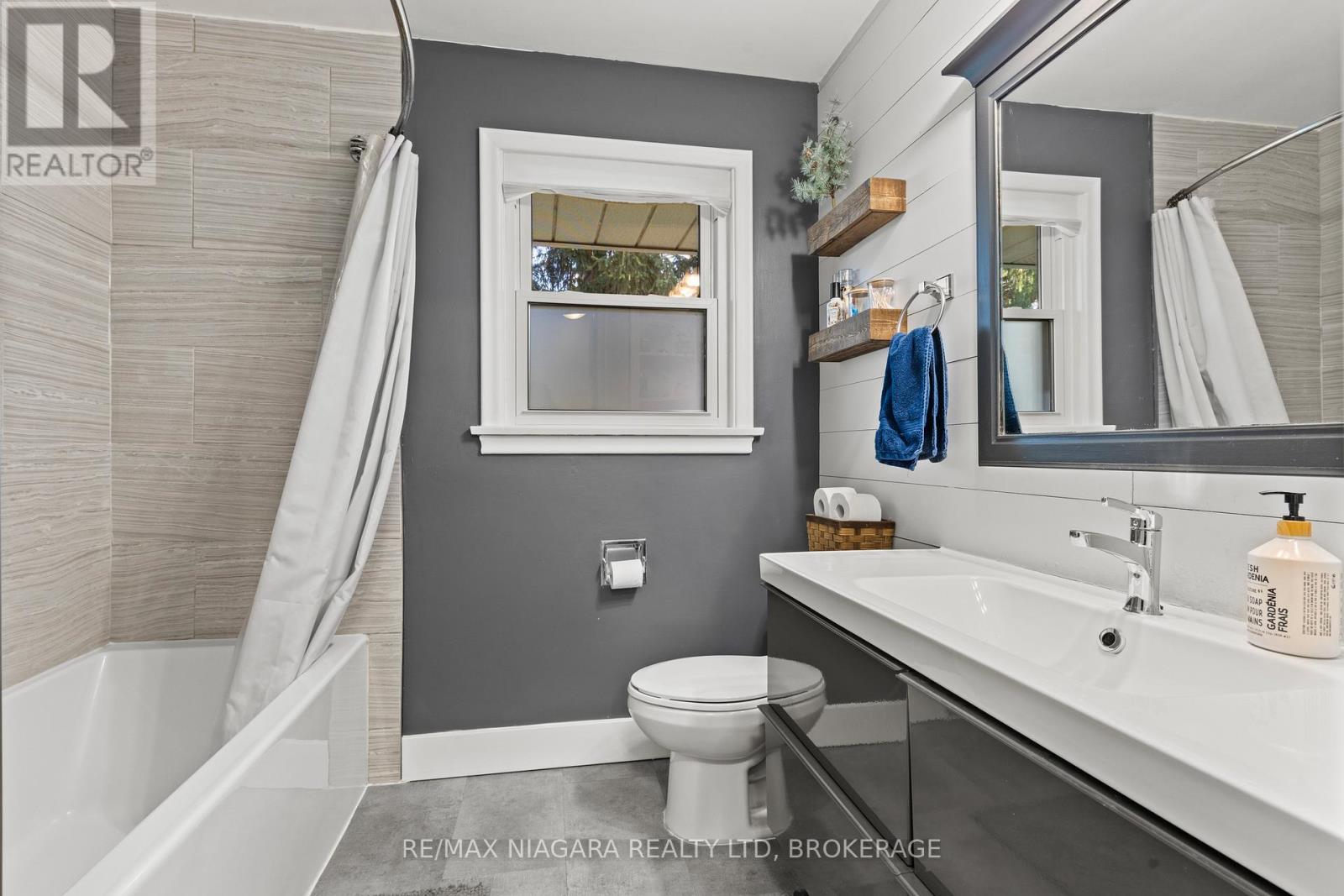 16 Peachtree Park, Pelham, Ontario  L0S 1E0 - Photo 24 - X12565620