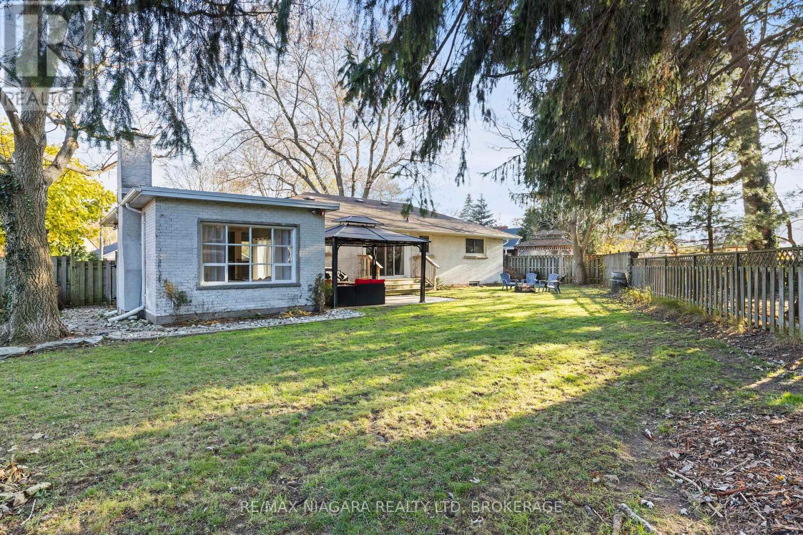 16 Peachtree Park, Pelham, Ontario  L0S 1E0 - Photo 38 - X12565620