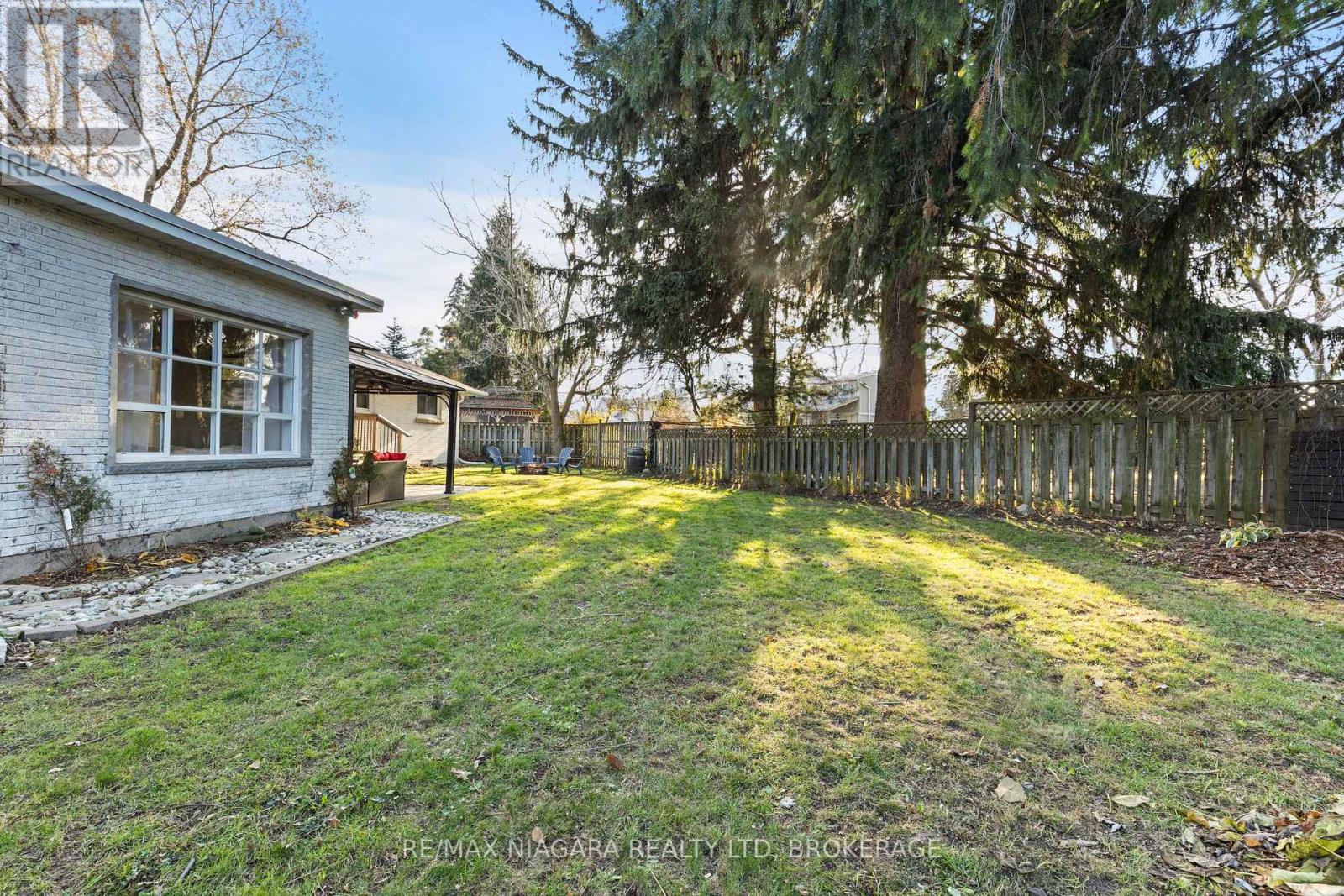 16 Peachtree Park, Pelham, Ontario  L0S 1E0 - Photo 42 - X12565620