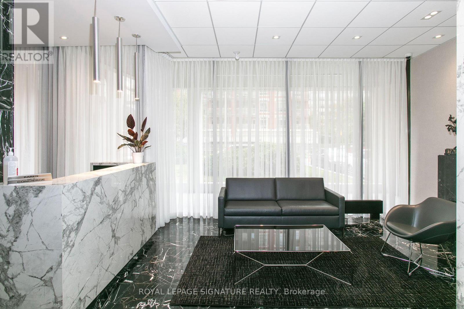 903 - 9 Deer Park Crescent, Toronto, Ontario  M4V 2C4 - Photo 18 - C12565518