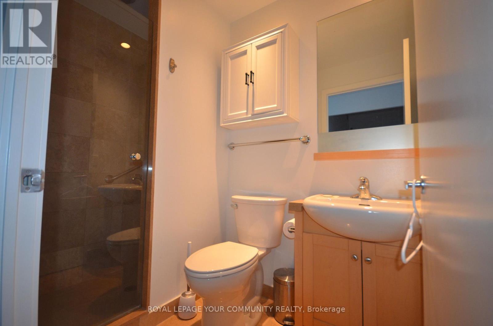 1707 - 218 Queens Quay W, Toronto, Ontario  M5J 2Y6 - Photo 11 - C12565536
