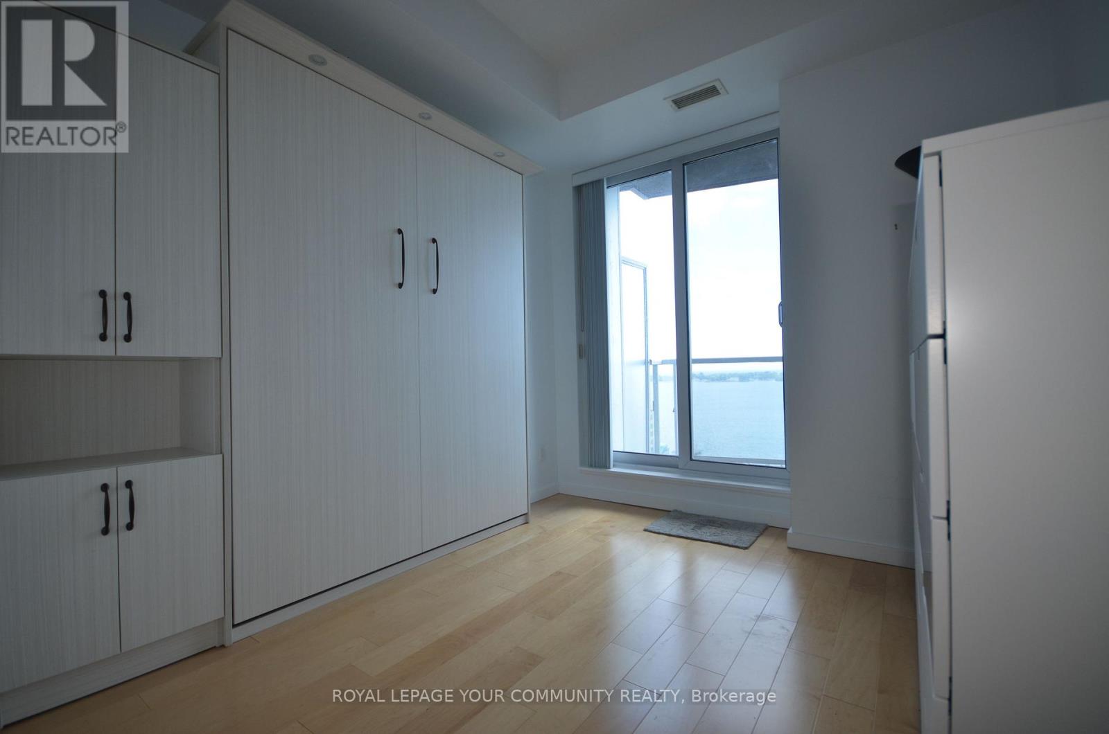 1707 - 218 Queens Quay W, Toronto, Ontario  M5J 2Y6 - Photo 6 - C12565536