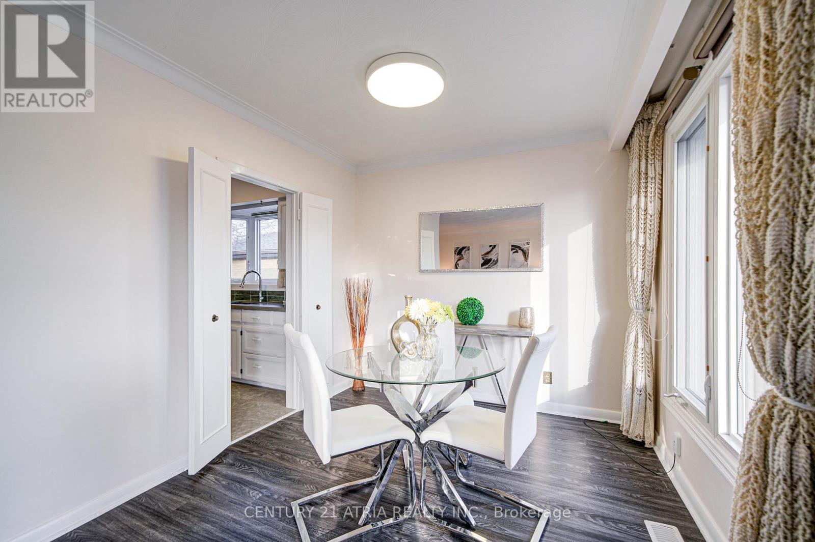 331 Elmwood Avenue, Richmond Hill, Ontario  L4C 1L7 - Photo 11 - N12561960