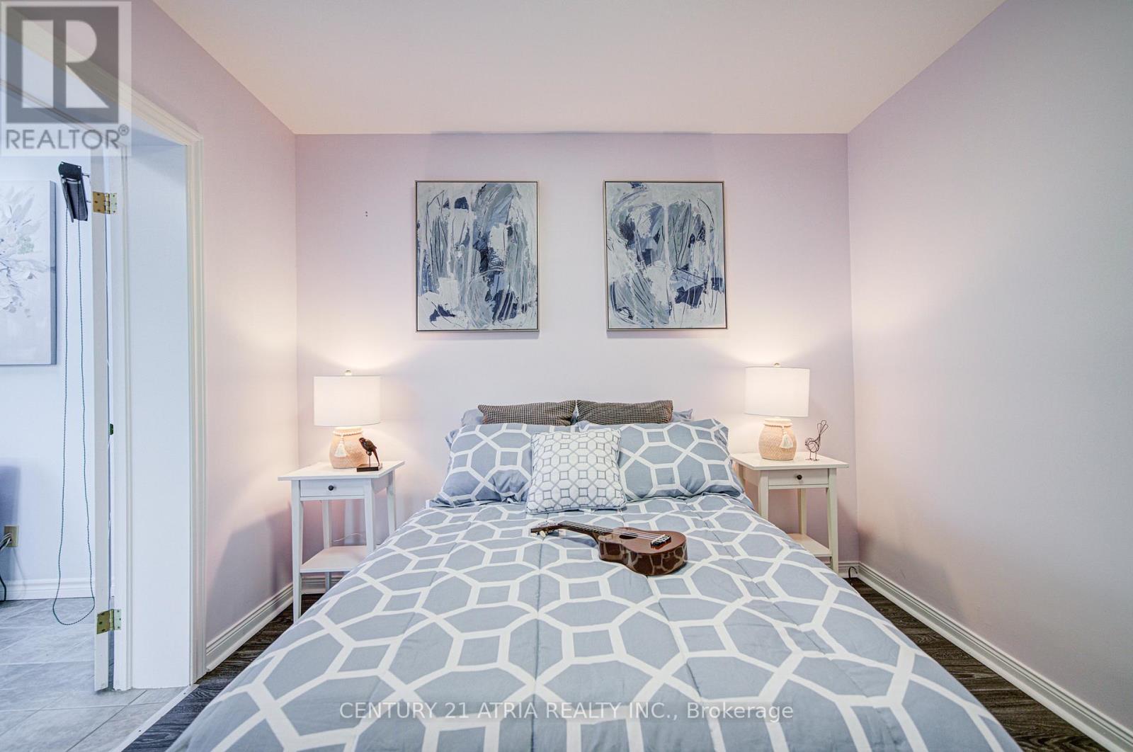 331 Elmwood Avenue, Richmond Hill, Ontario  L4C 1L7 - Photo 17 - N12561960