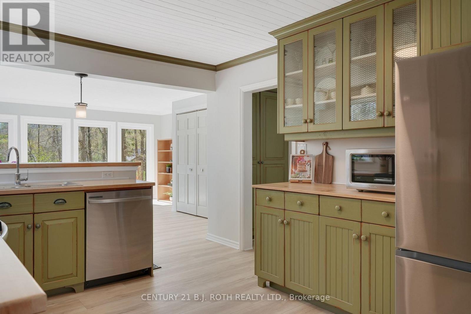 88 Finlay Mill Road, Springwater, Ontario  L9X 0L6 - Photo 16 - S12455601