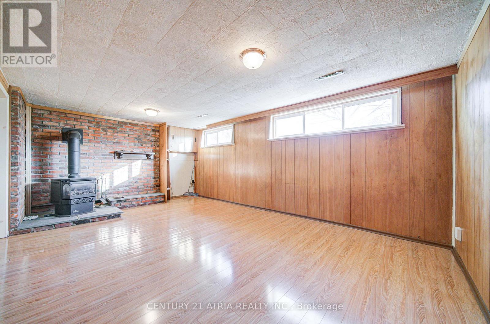 331 Elmwood Avenue, Richmond Hill, Ontario  L4C 1L7 - Photo 34 - N12561960