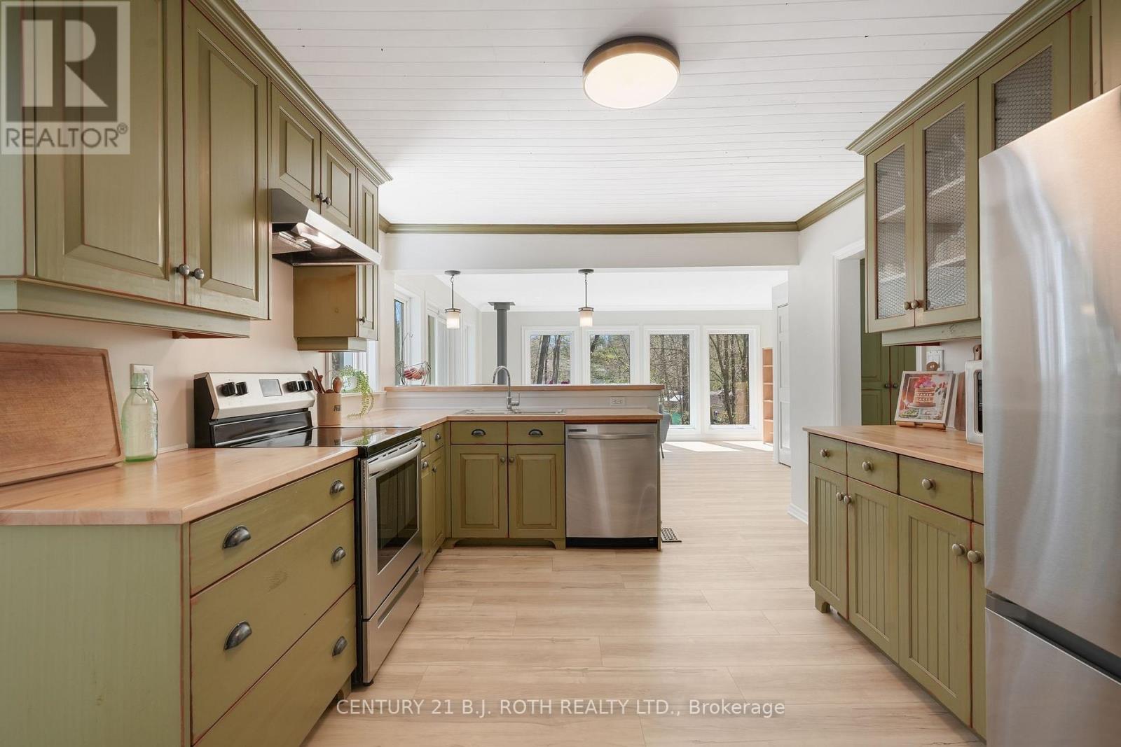 88 Finlay Mill Road, Springwater, Ontario  L9X 0L6 - Photo 15 - S12455601