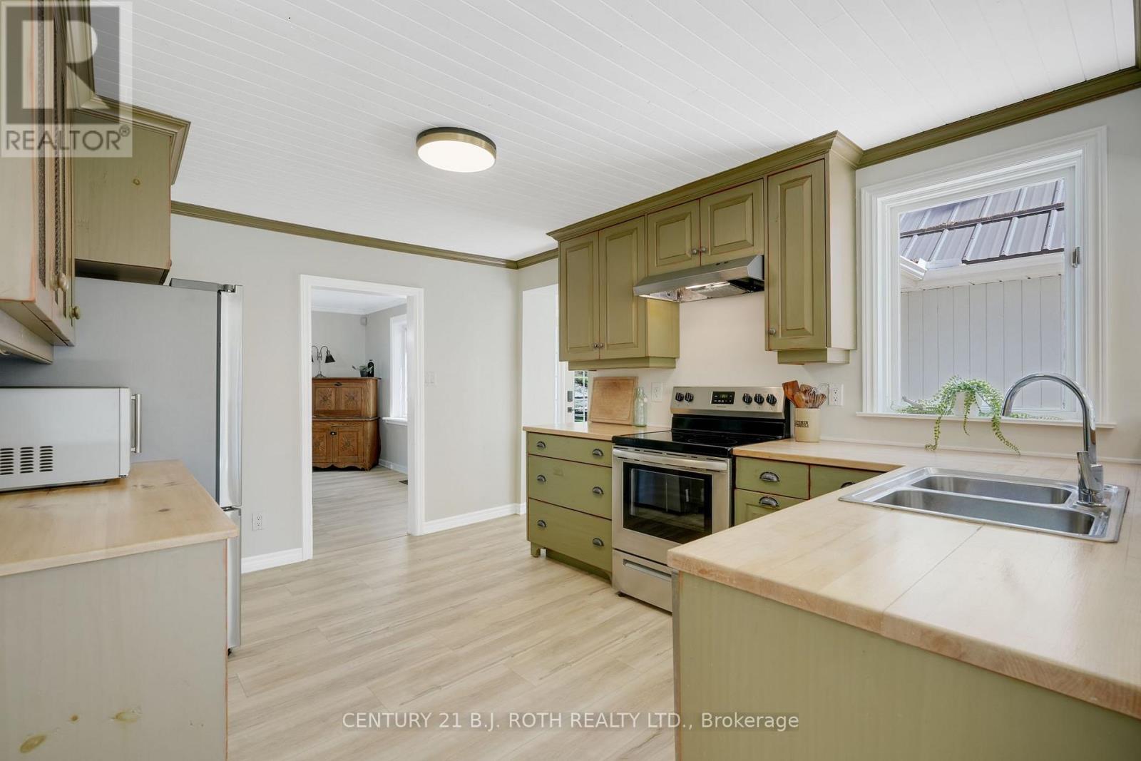 88 Finlay Mill Road, Springwater, Ontario  L9X 0L6 - Photo 17 - S12455601