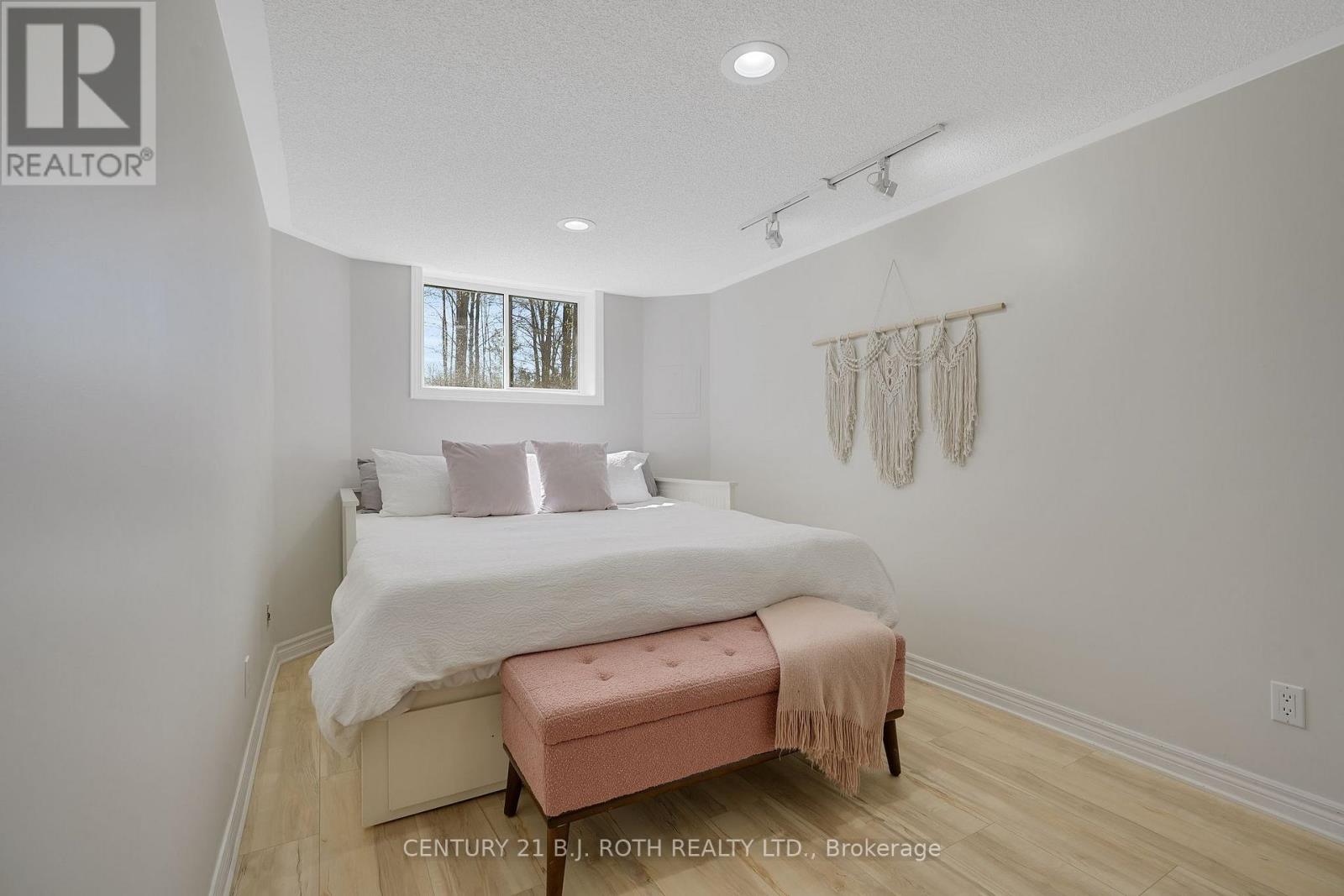 88 Finlay Mill Road, Springwater, Ontario  L9X 0L6 - Photo 33 - S12455601