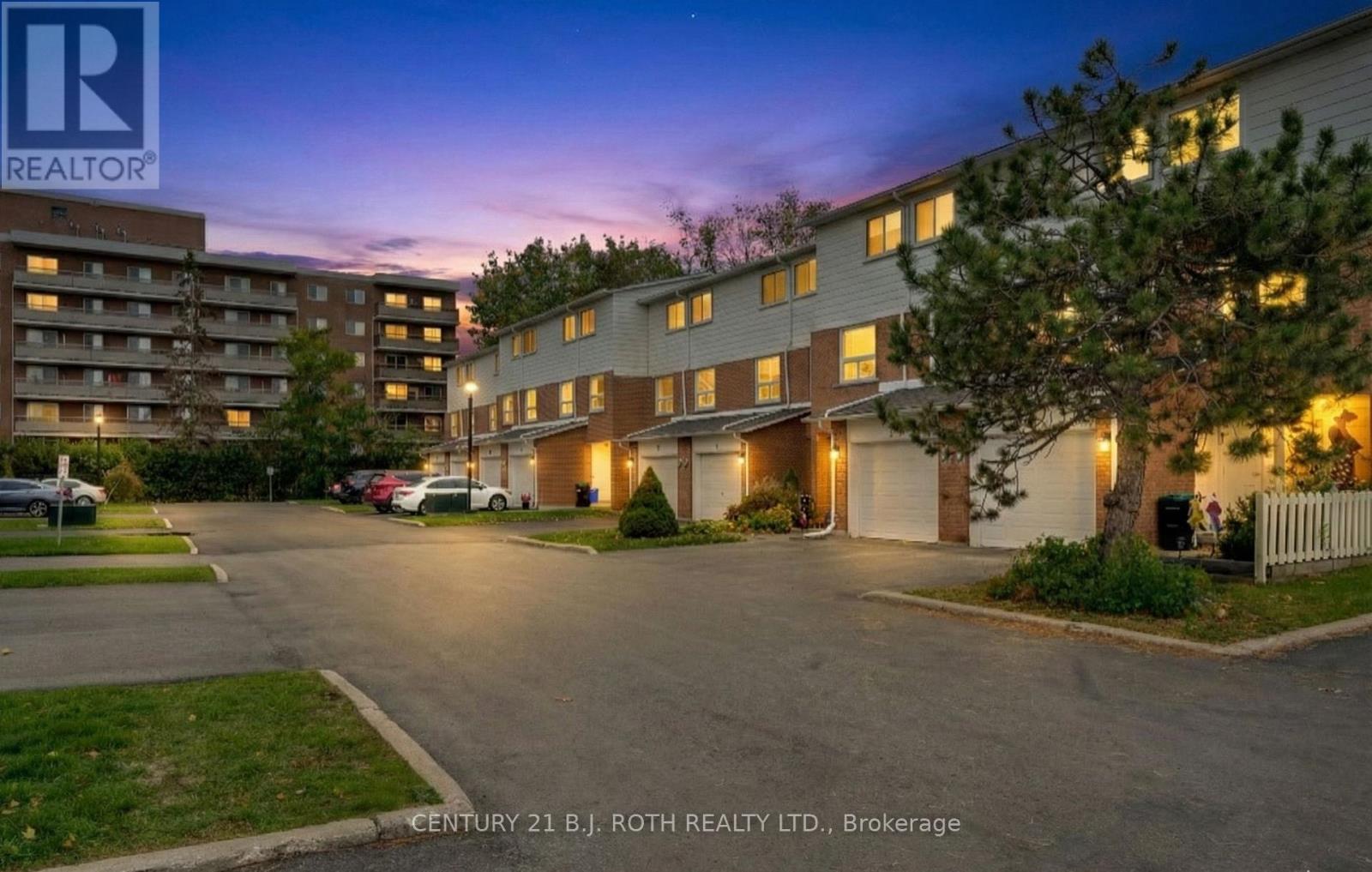4 - 235 Steel Street, Barrie, Ontario  L4M 2H1 - Photo 2 - S12557784