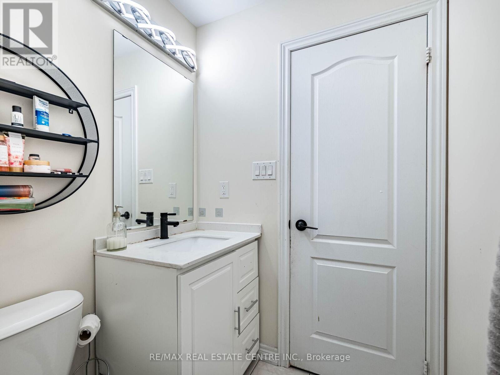 527 Vaughan Court, Milton, Ontario  L9T 8A7 - Photo 46 - W12559316