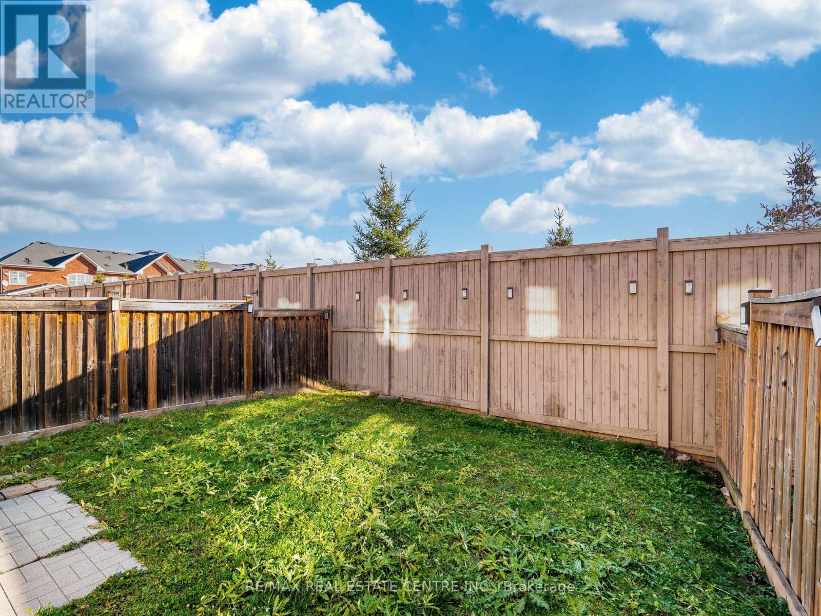 527 Vaughan Court, Milton, Ontario  L9T 8A7 - Photo 48 - W12559316