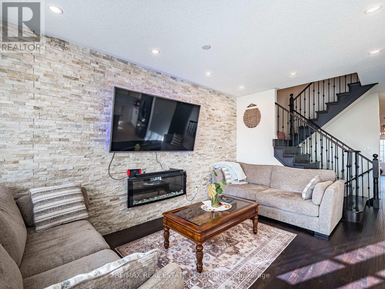 527 Vaughan Court, Milton, Ontario  L9T 8A7 - Photo 16 - W12559316