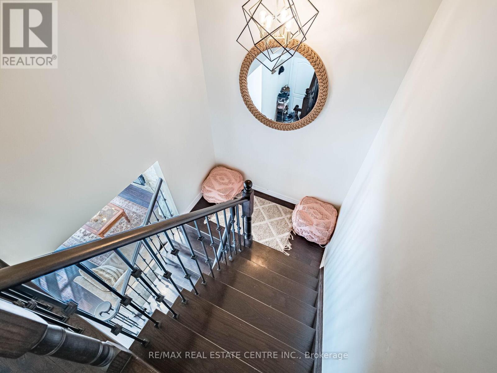 527 Vaughan Court, Milton, Ontario  L9T 8A7 - Photo 30 - W12559316