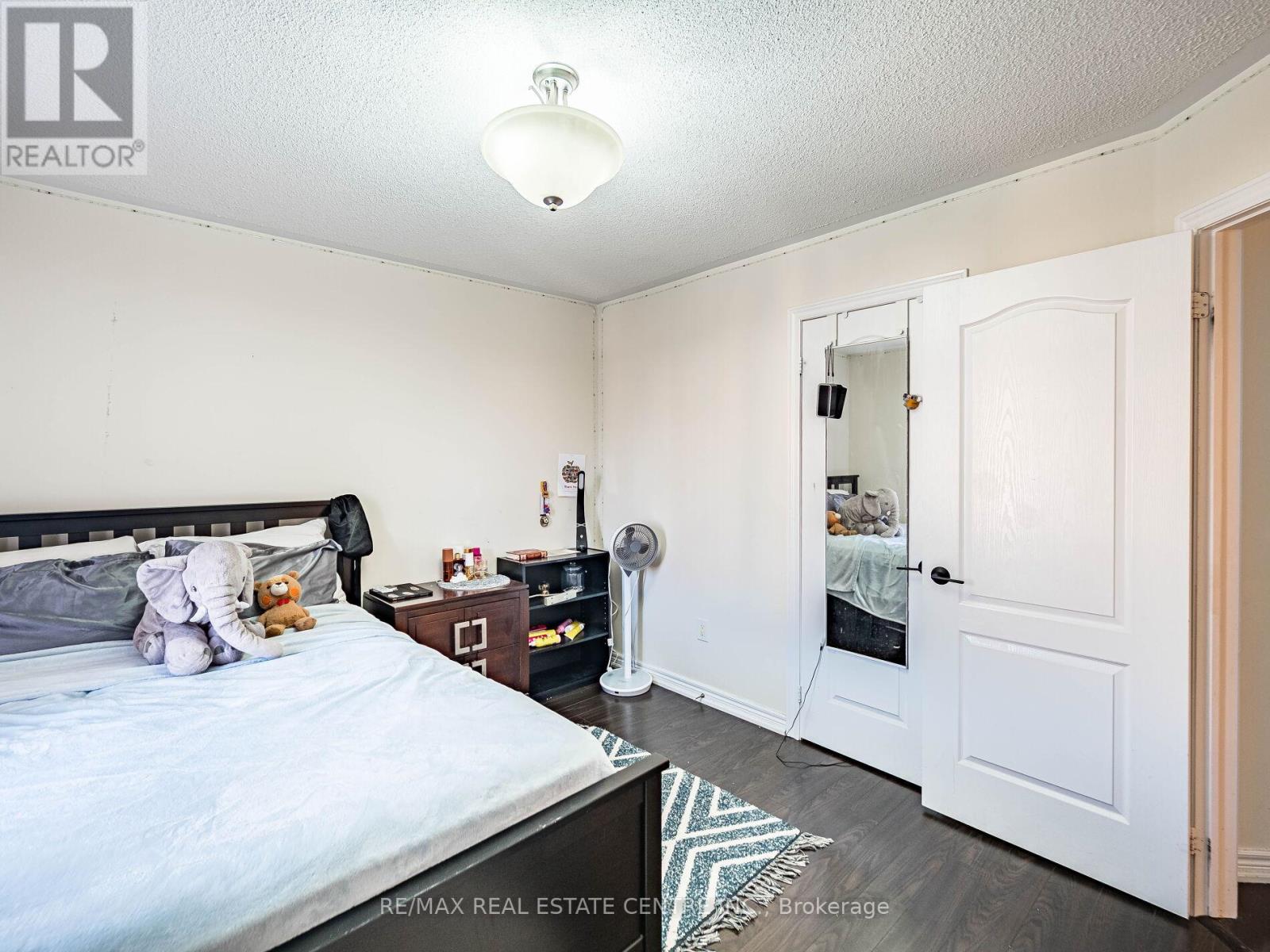 527 Vaughan Court, Milton, Ontario  L9T 8A7 - Photo 41 - W12559316