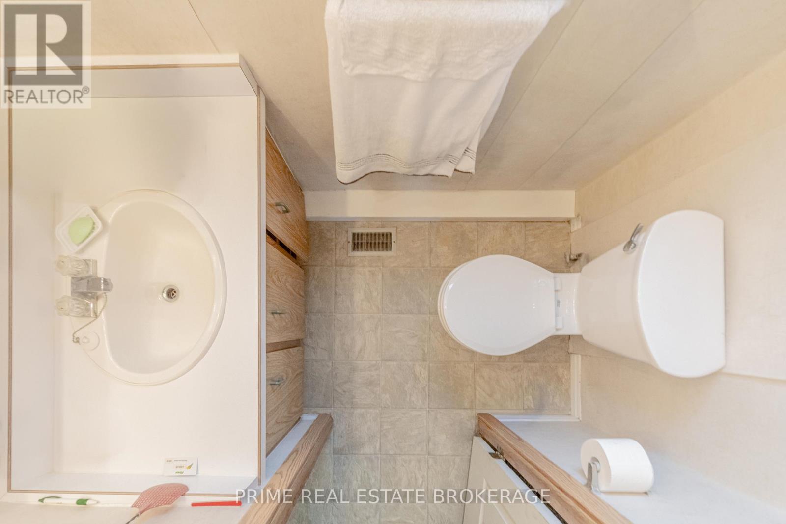 246 Southwinds Court, South Huron, Ontario  N0M 1T0 - Photo 21 - X12552472