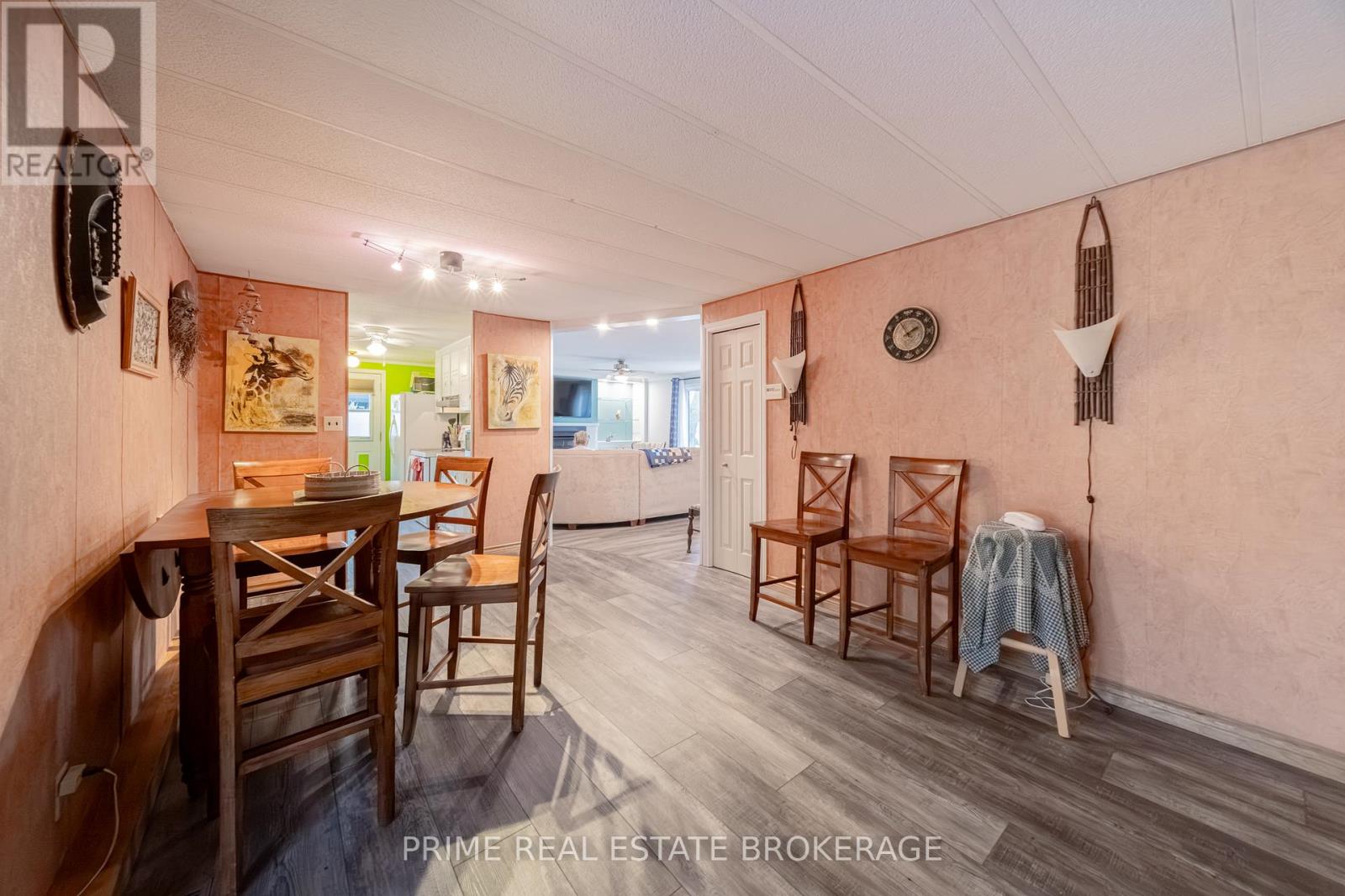 246 Southwinds Court, South Huron, Ontario  N0M 1T0 - Photo 34 - X12552472