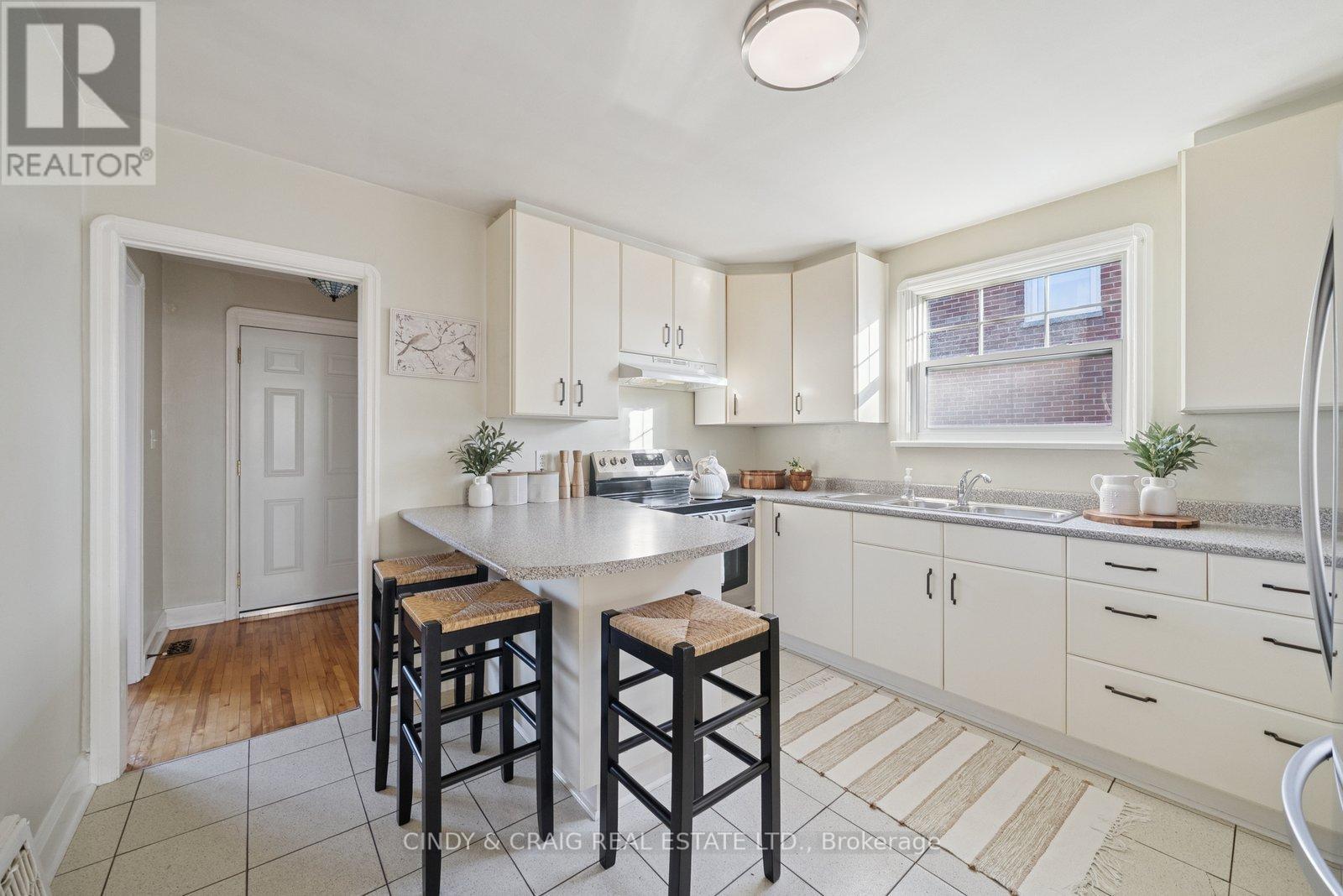 124 Highland Avenue, Oshawa, Ontario  L1H 6A6 - Photo 4 - E12565524