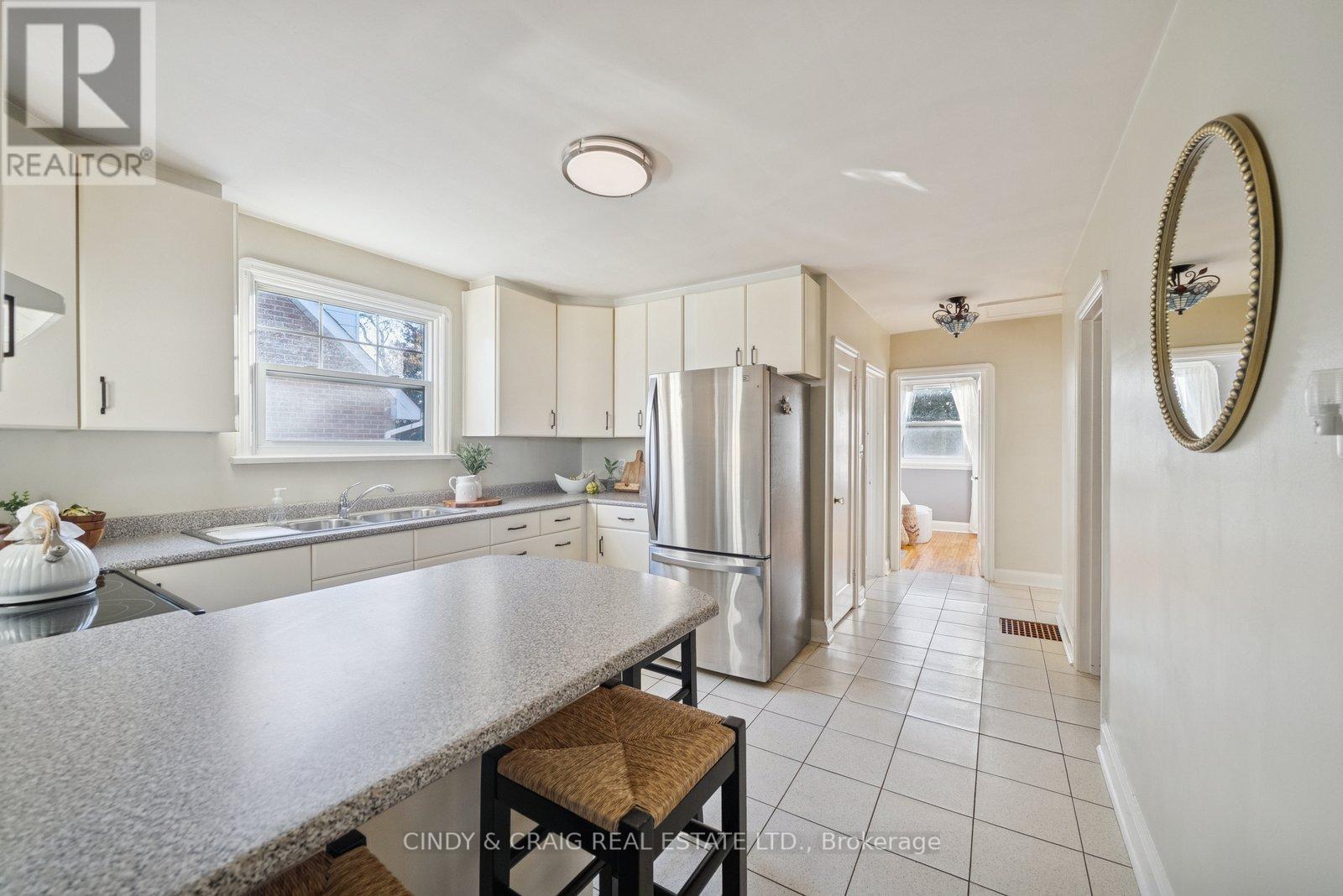 124 Highland Avenue, Oshawa, Ontario  L1H 6A6 - Photo 5 - E12565524