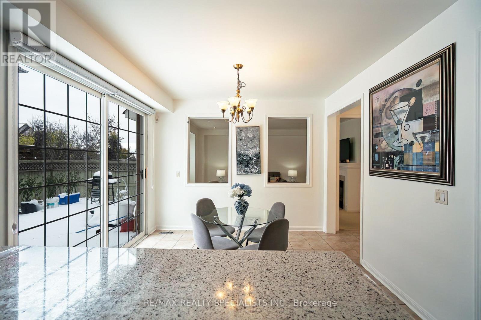 2 Maltby Court, Brampton, Ontario  L6P 1A5 - Photo 16 - W12536950