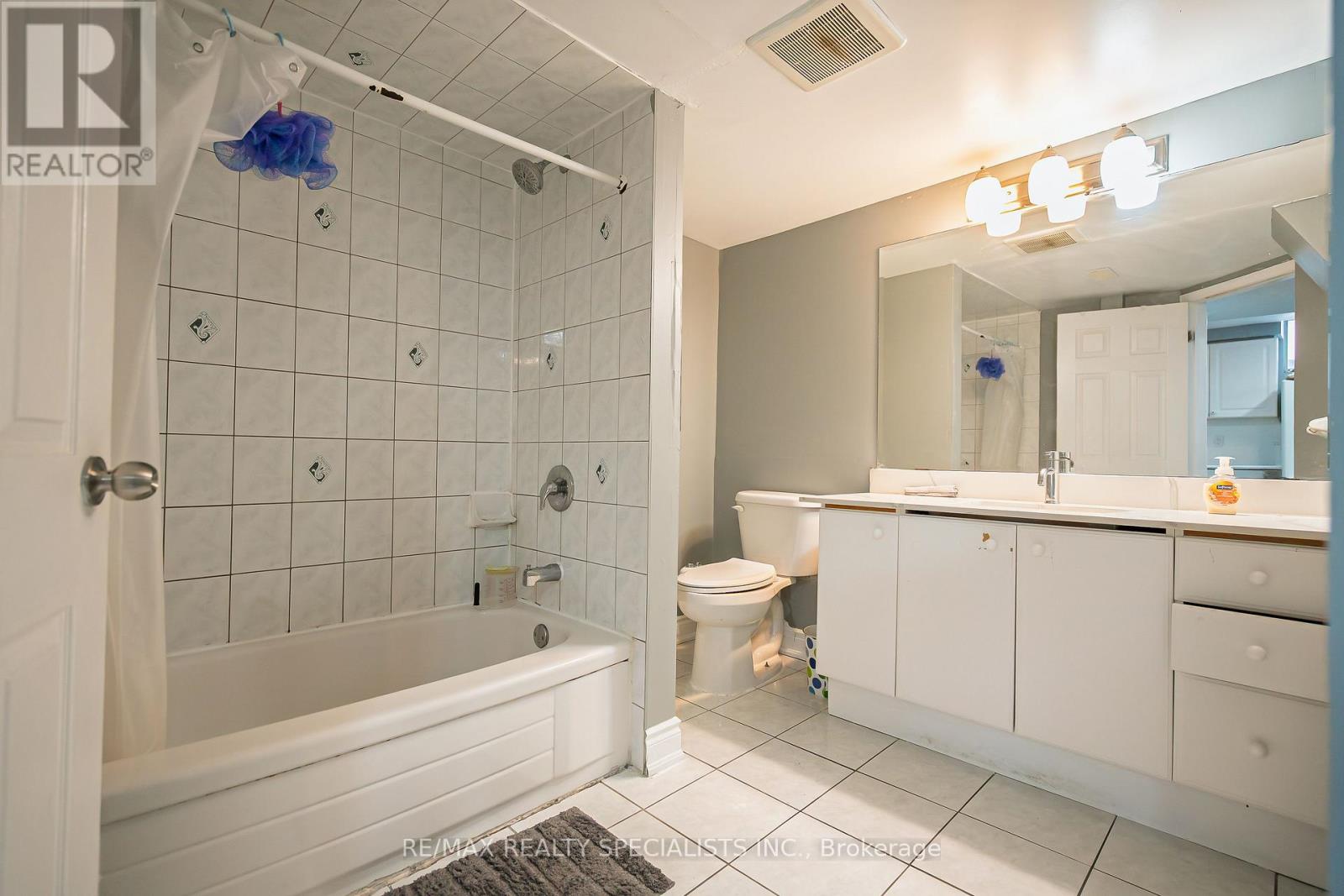 2 Maltby Court, Brampton, Ontario  L6P 1A5 - Photo 45 - W12536950